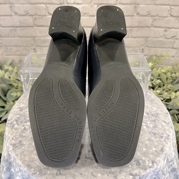 Naturalizer Navy Blue Leather Square Toe 2” Dress Heel Loafers WMS 8M💙GUC💙 - Picture 8 of 9